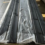 Ca. 50x Grenen Channelsiding Zwart, 18x140mm, lengte 420cm